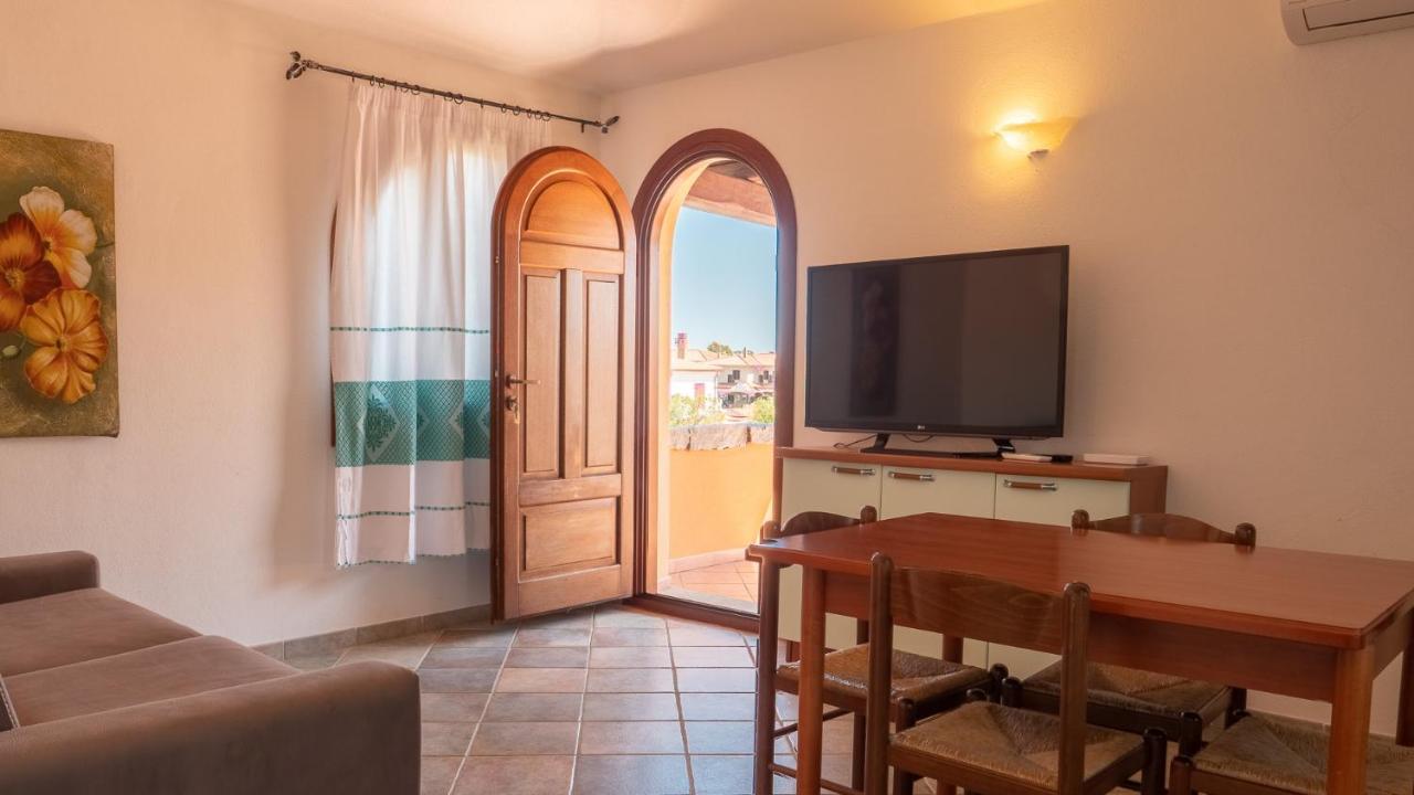 Casa Vacanza La Suaredda San Teodoro  Exterior photo