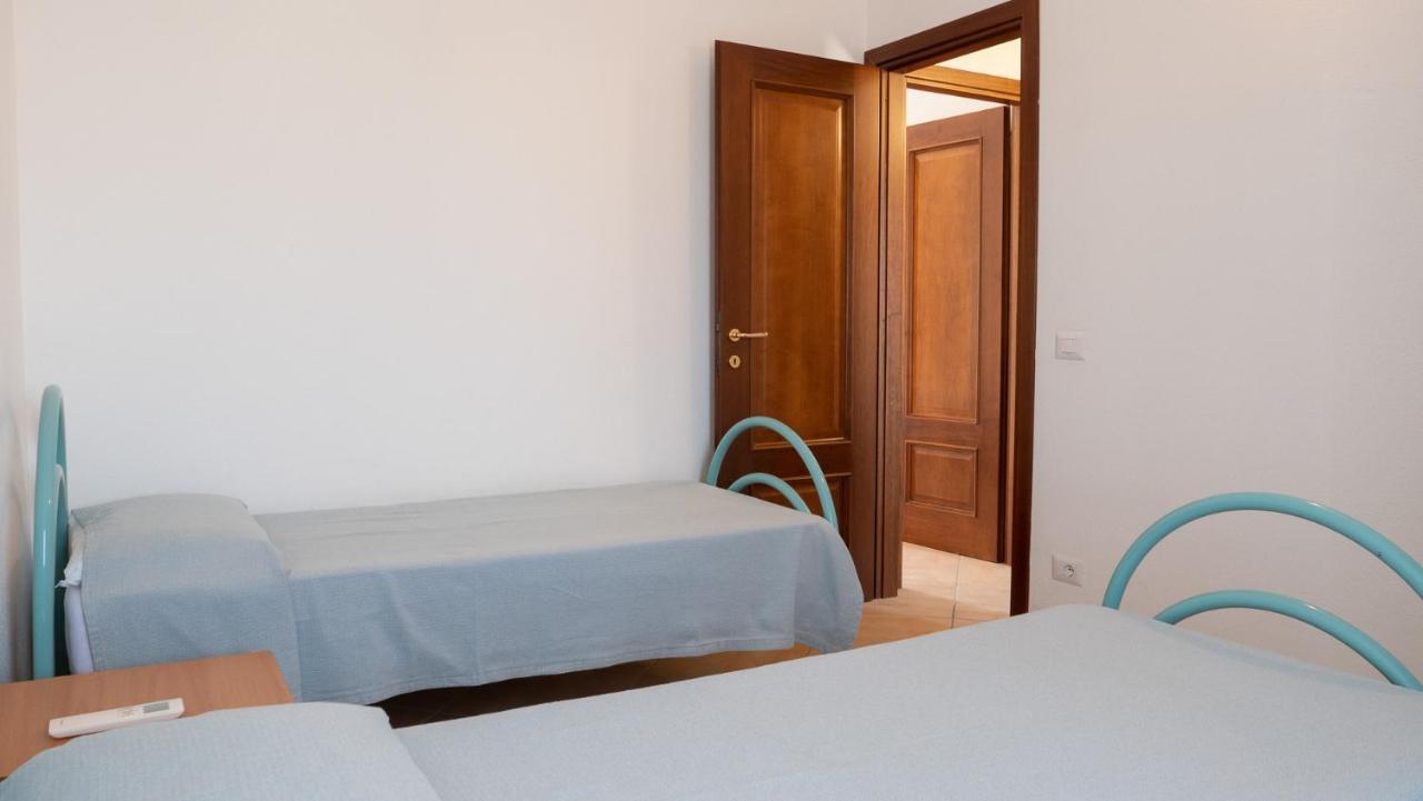 Casa Vacanza La Suaredda San Teodoro  Exterior photo