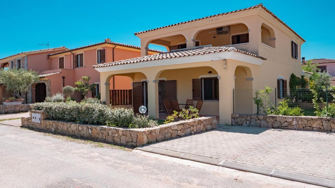Casa Vacanza La Suaredda San Teodoro  Exterior photo