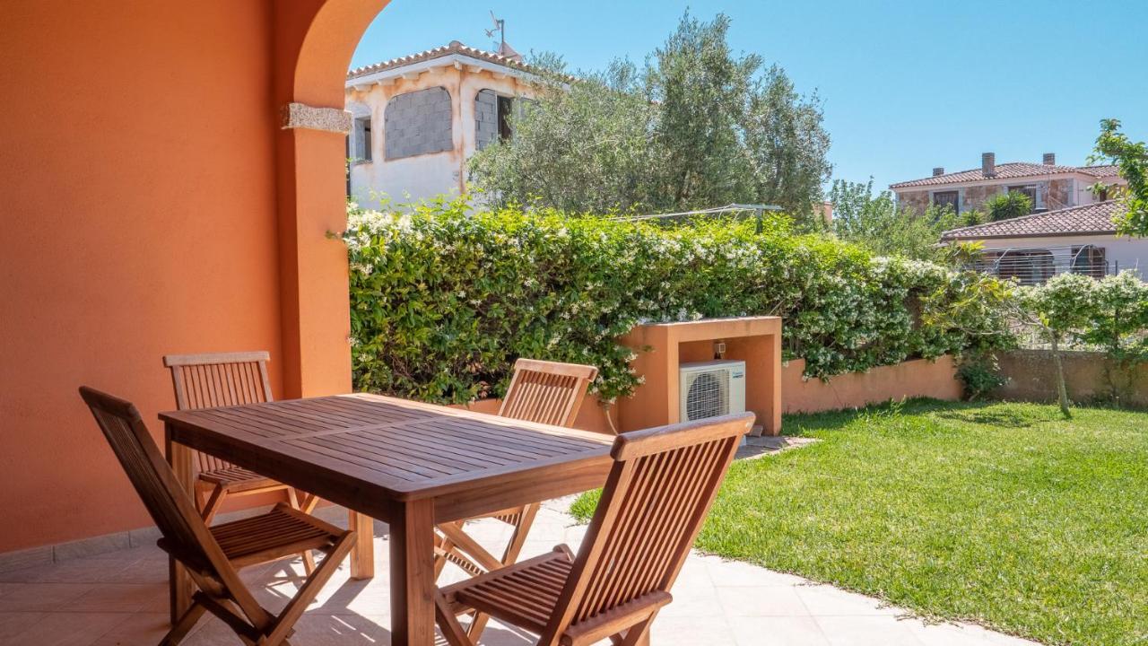Casa Vacanza La Suaredda San Teodoro  Exterior photo