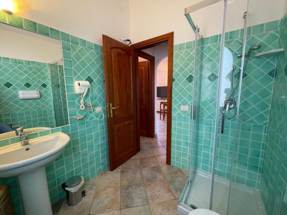 Casa Vacanza La Suaredda San Teodoro  Exterior photo